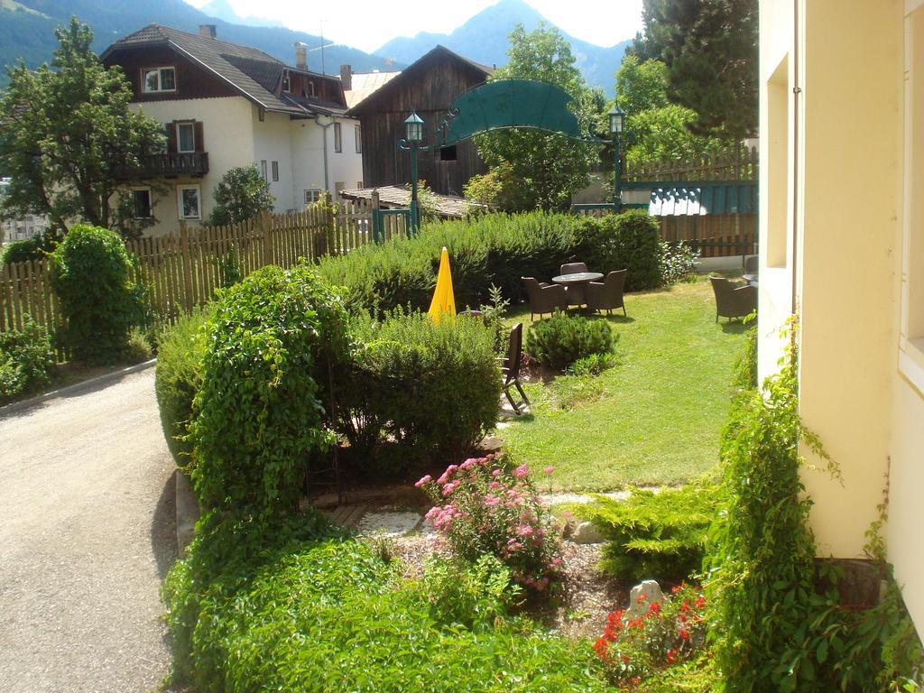 Piccolohotel Tempele Garni San Candido Exterior foto