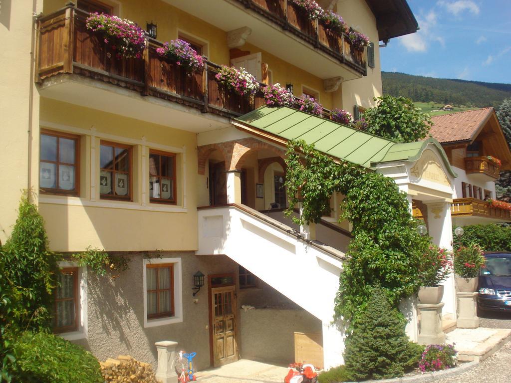 Piccolohotel Tempele Garni San Candido Exterior foto